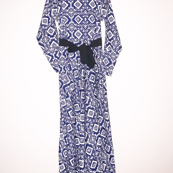 Long dress with white & blue patterns - Picture 7 of 7